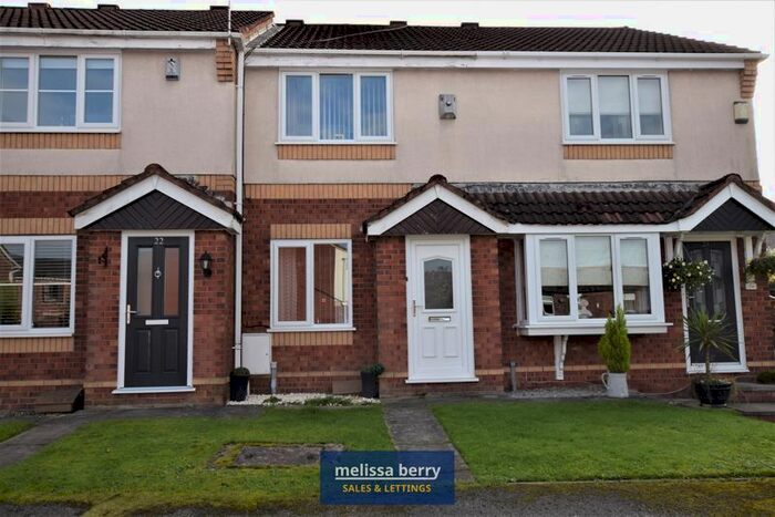 2 Bedroom Town House To Rent In Kings Close, Prestwich, Manchester M25