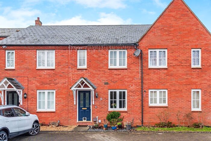 3 Bedroom Terraced House For Sale In Augusta Close, Swindon, SN25