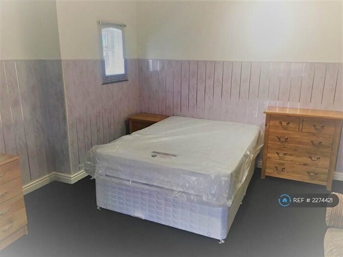 1 Bedroom Flat To Rent In Range Road, Manchester, M16