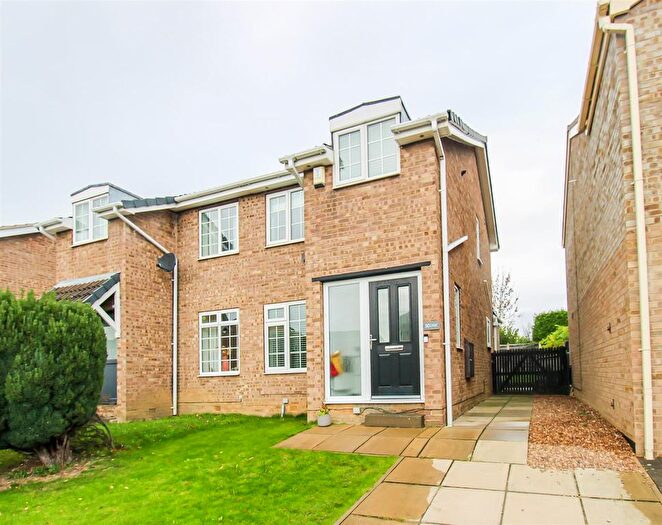 3 Bedroom Semi-Detached House For Sale In Rockwood Crescent, Calder Grove, Wakefield, WF4