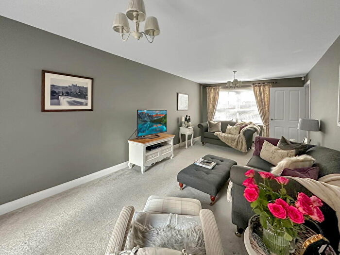 4 Bedroom Detached House For Sale In Gladstone Road, Melksham, SN12
