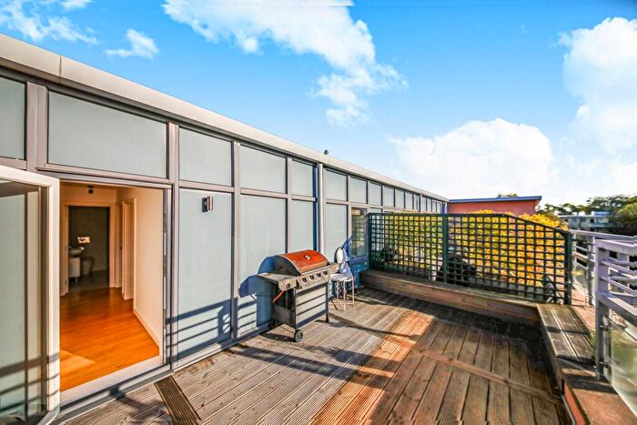 2 Bedroom Penthouse For Sale In Whittington Apartments, East Arbour Street, Stepney, London, E1