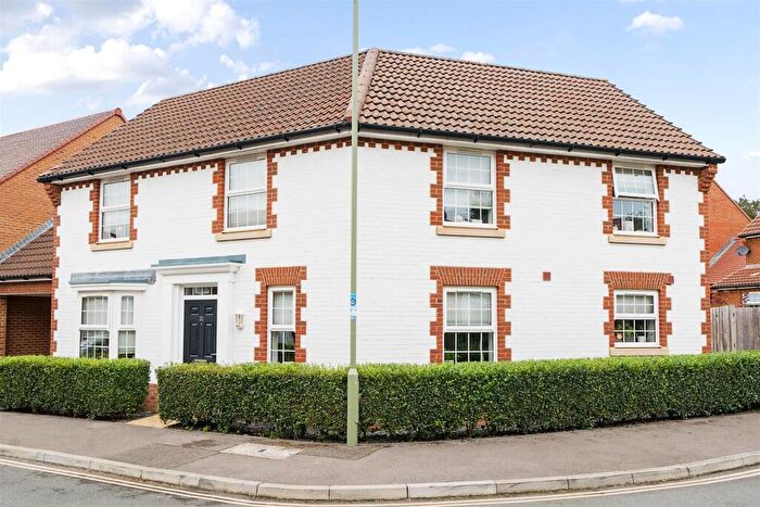 4 Bedroom Detached House For Sale In Agincourt Drive, Sarisbury Green, Southampton, SO31