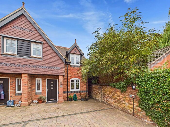 2 Bedroom Semi Detached House For Sale In Temple Street, Rugby, CV21