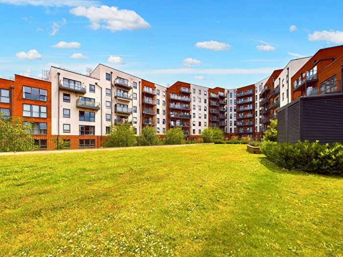 2 Bedroom Flat To Rent In Ifield Road, Crawley, RH11