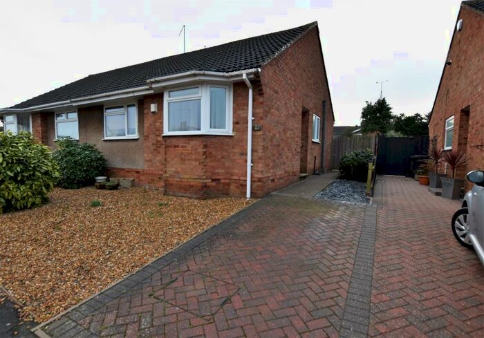 2 Bedroom Bungalow To Rent In Chulmleigh Walk, Northampton, NN3