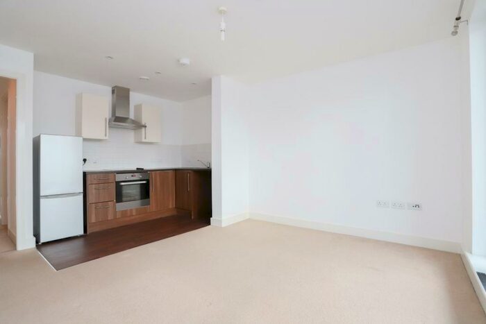 2 Bedroom Apartment To Rent In Salford, M5