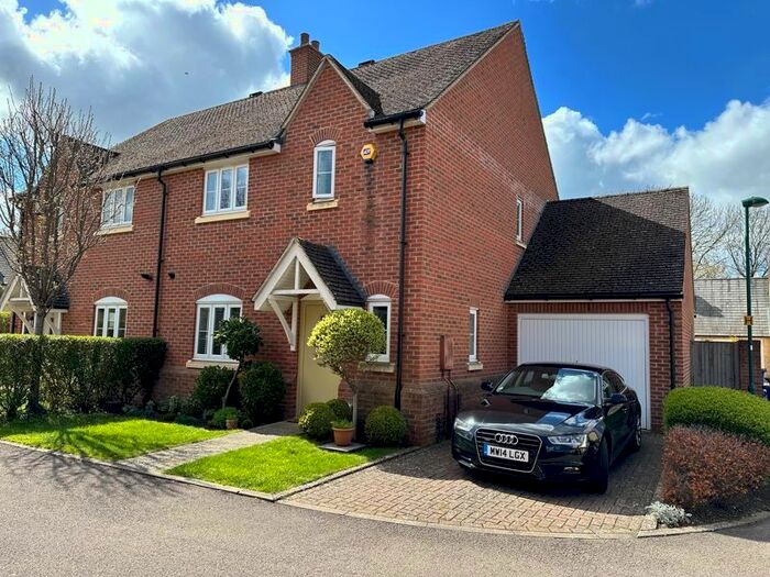 3 Bedroom Semi-Detached House To Rent In Pixey Close, Yarnton, Kidlington, OX5