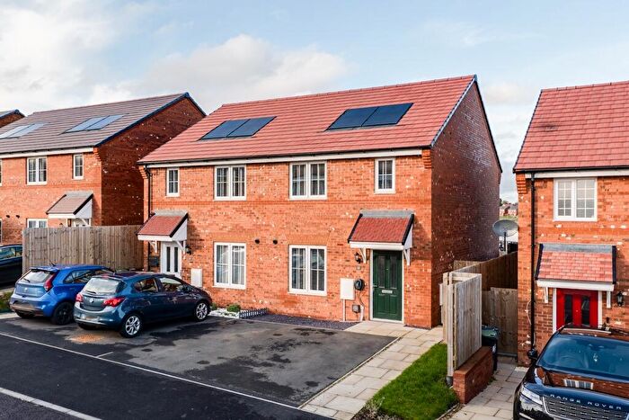 3 Bedroom Semi Detached House For Sale In Ayrton Close, Barton Seagrave, NN15