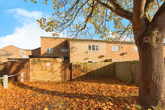 1 Bedroom Maisonette For Sale In Craister Court, Cambridge, CB4