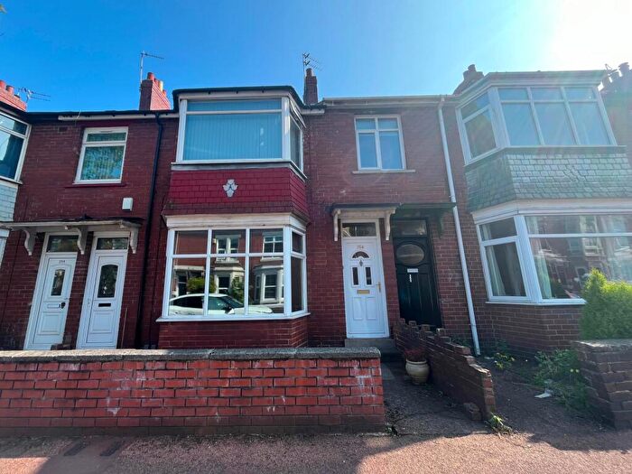 3 Bedroom Flat To Rent In Simonside Terrace, Heaton, Newcastle Upon Tyne, NE6