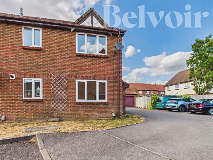 1 Bedroom Terraced House For Sale In Marshall Gardens, South View, Basingstoke, RG21