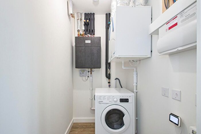 1 Bedroom Flat To Rent In Pier Way London, SE28
