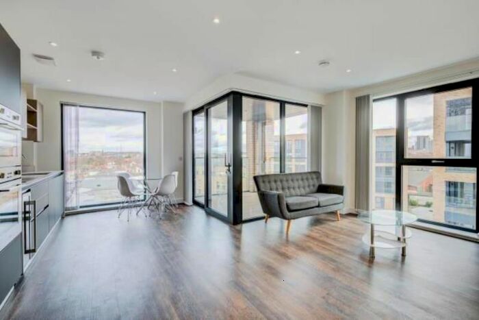 3 Bedroom Flat To Rent In Grafton Road, Croydon, CR0