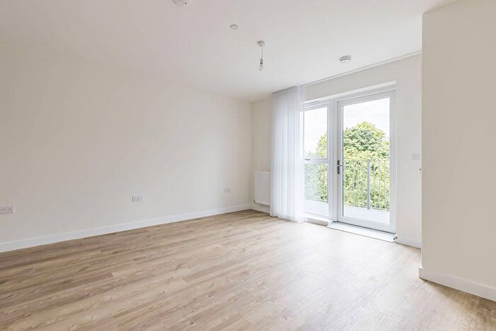1 Bedroom Flat To Rent In Borders Lane, Loughton, IG10