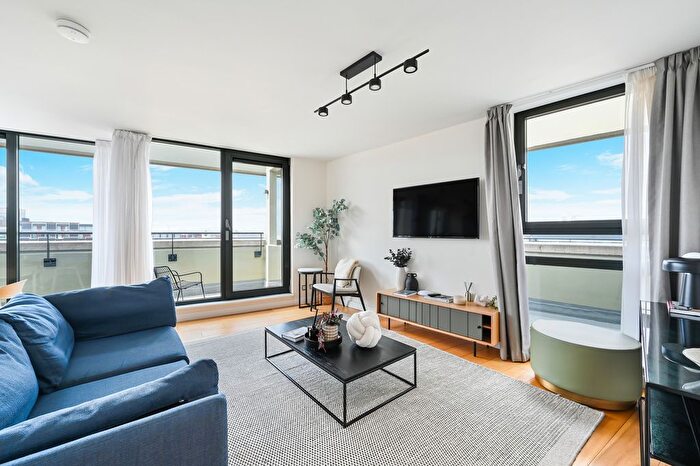 2 Bedroom Flat To Rent In Tottenham Street, W1T