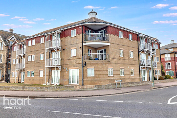 2 Bedroom Apartment For Sale In Vista Road, Clacton-On-Sea, CO15
