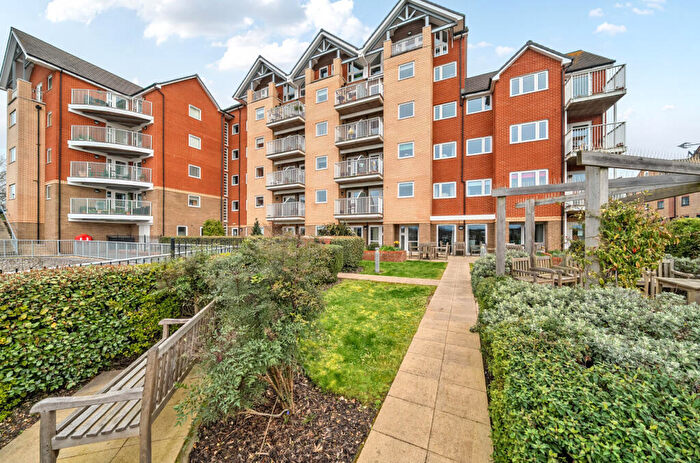 2 Bedroom Apartment For Sale In Riverdene Place, Southampton, Hampshire, SO18