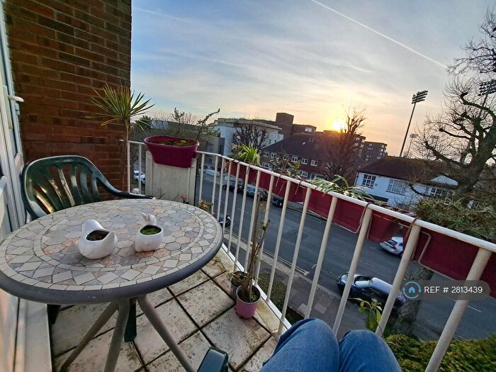 2 Bedroom Flat To Rent In Palmeira House, Hove, BN3
