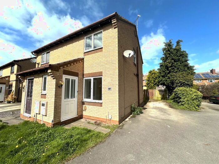 2 Bedroom Semi-Detached House To Rent In Holdenby Close, Retford, DN22