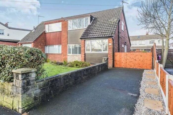 3 Bedroom Semi-Detached Bungalow To Rent In Hamilton Road, Ashton-In-Makerfield, WN4