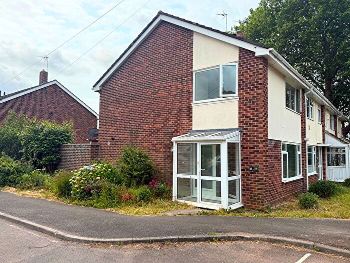 3 Bedroom End Of Terrace House To Rent In Spencer Avenue, Taunton, TA2