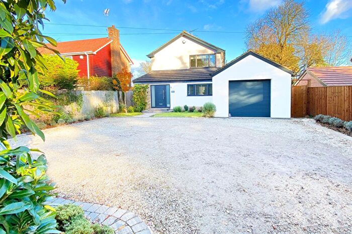 4 Bedroom Detached House For Sale In Leeds Road, Harrogate, HG2