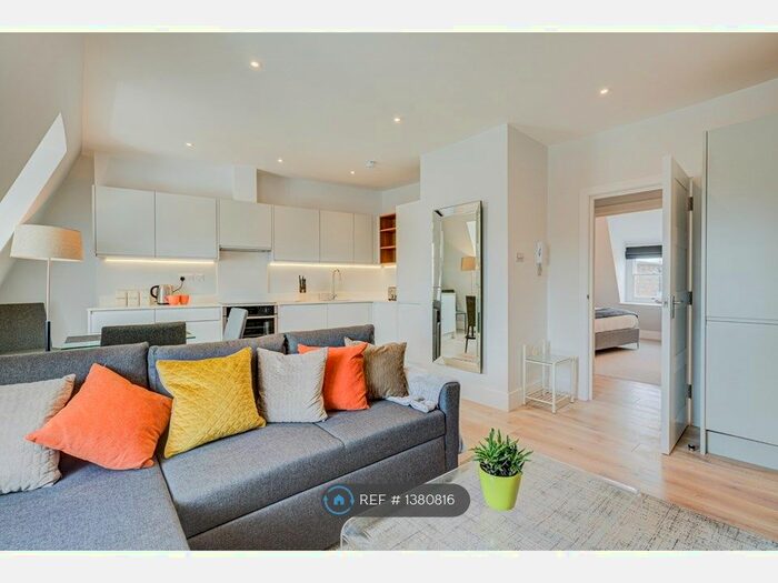 1 Bedroom Flat To Rent In The Quadrant, Richmond, TW9