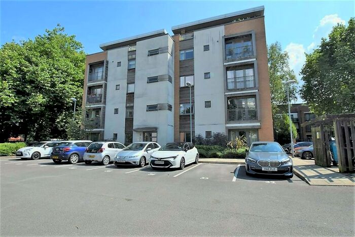 2 Bedroom Apartment To Rent In Nell Lane, West Didsbury, M20