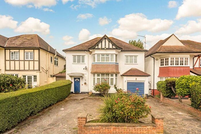 5 Bedroom Detached House For Sale In Allington Road, London, NW4