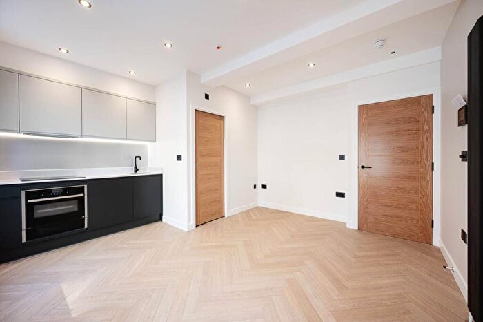 Studio To Rent In East Passage, Farringdon, London, EC1A