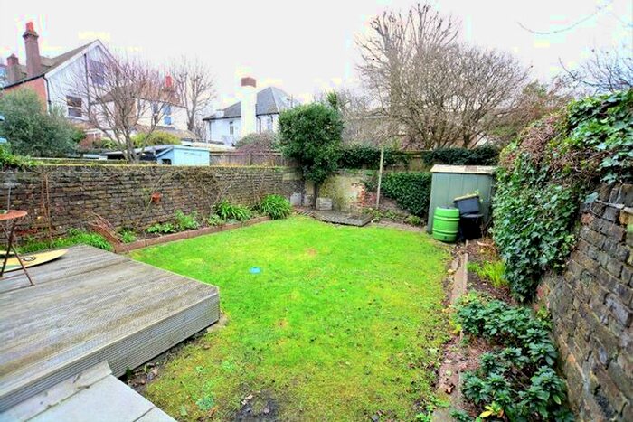 2 Bedroom Flat To Rent In Walsingham Road, Hove, BN3