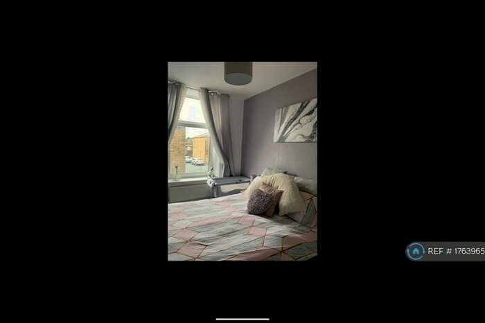 4 Bedroom End Of Terrace House To Rent In Hawley Street, Colne, BB8