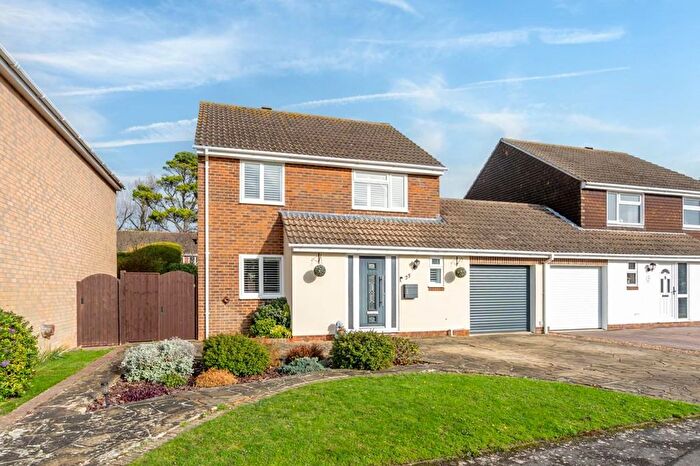 4 Bedroom Link Detached House For Sale In Gilwynes, Aldwick Felds, Bognor Regis, PO21