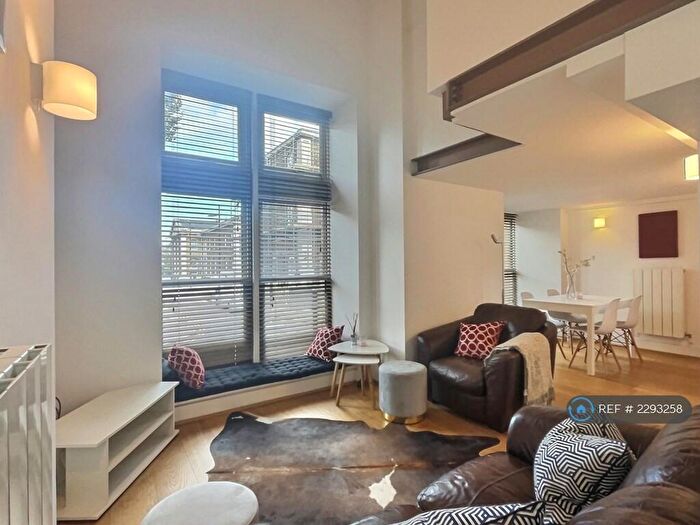 2 Bedroom Flat To Rent In Cadogan Road, London, SE18