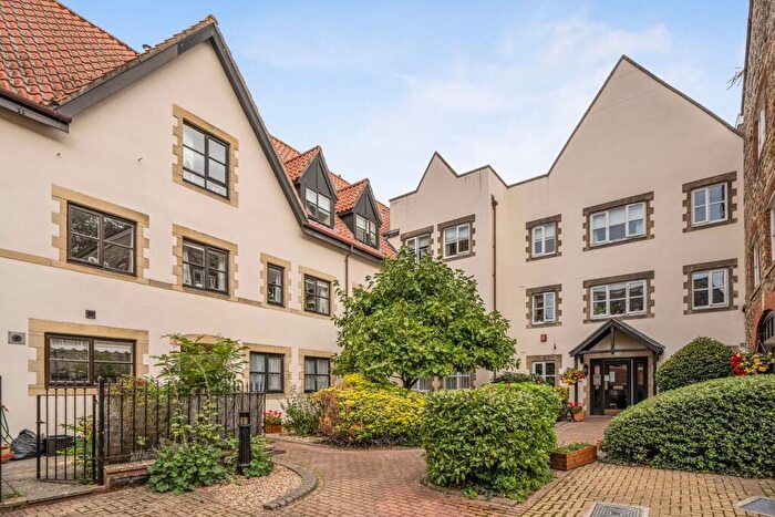 2 Bedroom Retirement Property For Sale In Carlton Court, Wells, BA5