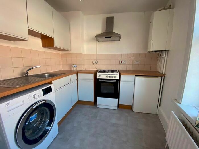 1 Bedroom Flat To Rent In Selsdon Road, South Croydon, CR2