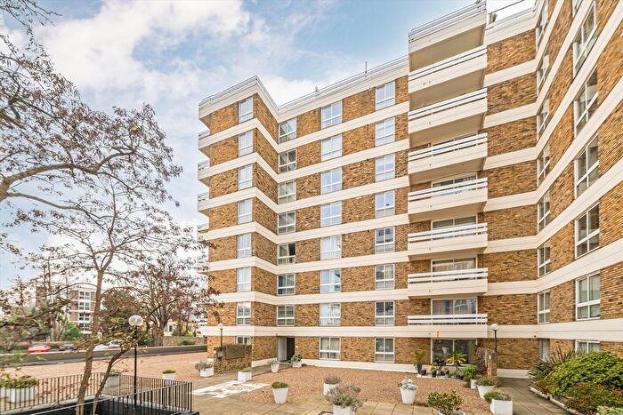 1 Bedroom Flat To Rent In Warwick Drive, Putney, SW15