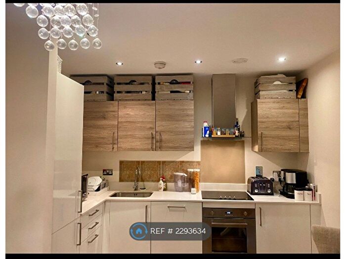 2 Bedroom Flat To Rent In Peninsula Quay, Gillingham, ME7