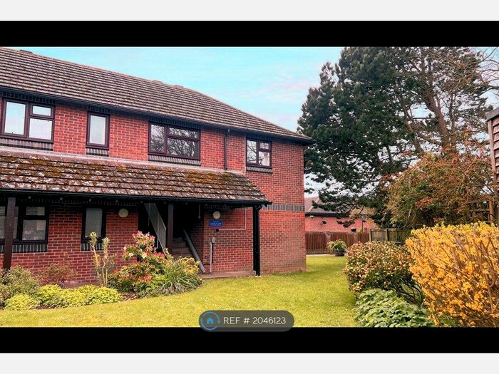 1 Bedroom Flat To Rent In Sea Front, Hayling Island, PO11