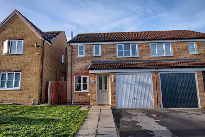 3 Bedroom Semi Detached House For Sale In Hembury Court, Ingleby Barwick, TS17