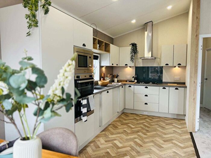 2 Bedroom Park Home For Sale In Camelford, PL32