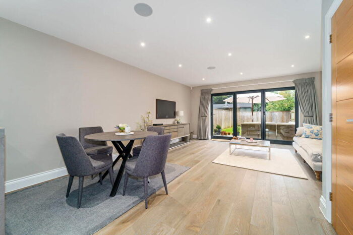 3 Bedroom Terraced House For Sale In Hawthorne Close, Byfleet, KT14