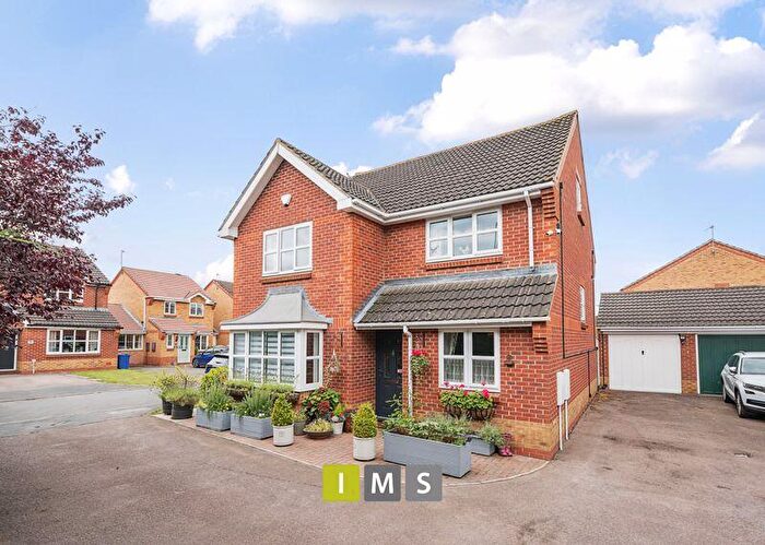 5 Bedroom Detached House To Rent In Kestrel Way, Bicester, OX26