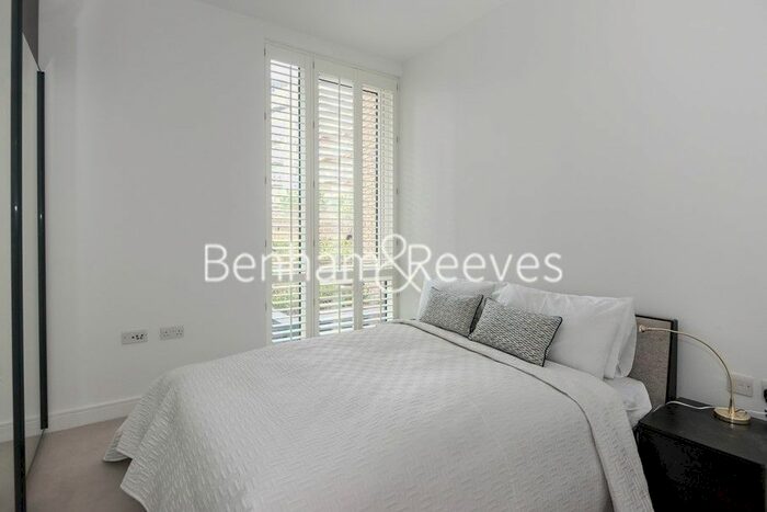 1 Bedroom Flat To Rent In Kew Bridge Road, Brentford, TW8