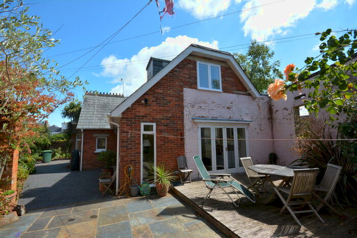 4 Bedroom Detached House To Rent In Church Road, Cowes, PO31