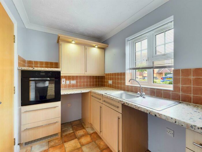 2 Bedroom Apartment To Rent In Arthurs Close, Bristol, BS16