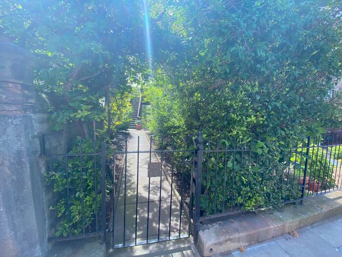 2 Bedroom Flat To Rent In Henderson Row, Stockbridge, Edinburgh, EH3