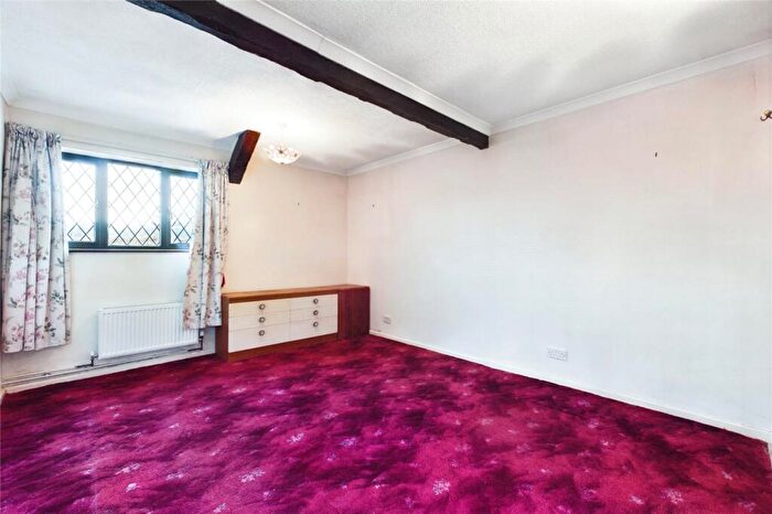 2 Bedroom Bungalow For Sale In Cottington Close, Kingsclere, Newbury, Hampshire, RG20