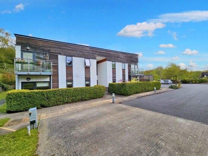 2 Bedroom Property To Rent In Wispers Lane, Haslemere, GU27